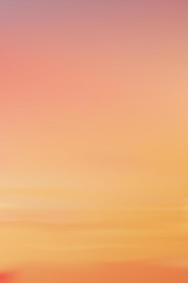 alba al mattino con cielo arancione, giallo e rosa, paesaggio crepuscolare verticale drammatico con tramonto alla sera, orizzonte vettoriale cielo al tramonto banner di alba o luce solare per quattro stagioni sfondo