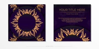modello di cartolina quadrata viola di lusso con ornamento mandala indiano vintage. elementi vettoriali eleganti e classici pronti per la stampa e la tipografia.