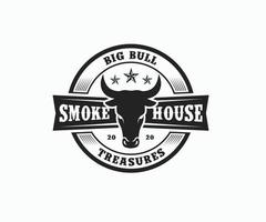 design del logo del barbecue della steakhouse. modello di logo barbecue di manzo vettore
