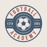 logo vintage di calcio o calcio, emblema, distintivo, etichetta e filigrana con palla in stile retrò. vettore