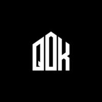qok lettera design.qok lettera logo design su sfondo nero. qok creative iniziali lettera logo concept. qok lettera design.qok lettera logo design su sfondo nero. q vettore