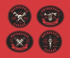 set di badge logo moto e garage in stile vintage disegnato a mano vettore