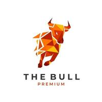 logo semplice geometrico dell'illustrazione di vettore del toro rosso