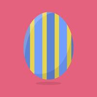 uovo di Pasqua di vettore isolato su sfondo rosa. uovo colorato con motivo a strisce. stile piatto. per biglietti di auguri, inviti. illustrazione vettoriale per il tuo design, web.