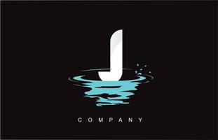 j lettera logo design con spruzzi d'acqua increspature gocce riflesso vettore