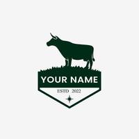 mucca logo design. logo modello per azienda agricola. latte. azienda agricola logo. vettore