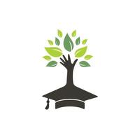 formazione scolastica assicurazione e supporto logo concetto. la laurea berretto e mano albero icona logo. vettore