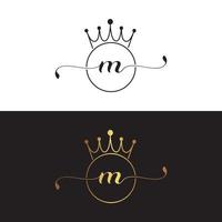 m lettera corona logo design vettore