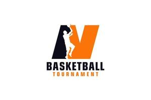 lettera n con logo di basket. elementi del modello di progettazione vettoriale per la squadra sportiva o l'identità aziendale.