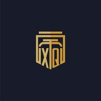 xq iniziale monogramma logo elegante con scudo stile design per parete murale studio legale gioco vettore