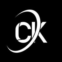 ck logo. c K design. bianca ck lettera. ck lettera logo design. iniziale lettera ck connesso cerchio maiuscolo monogramma logo. vettore