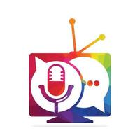 Podcast parlare tv vettore logo design. Chiacchierare tv logo design combinato con Podcast microfono.