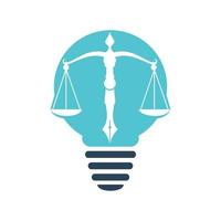 legge lampadina lampada logo vettore con giudiziario equilibrio simbolico di giustizia scala nel un' penna pennino. leggero di legge equilibrio con penna pennino vettore modello design.