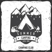 estate campeggio distintivo. vettore illustrazione.