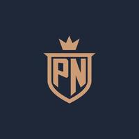 pn monogramma iniziale logo con scudo e corona stile vettore