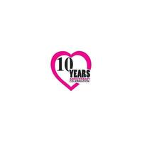 10 anniversario celebrazione semplice logo con cuore design vettore