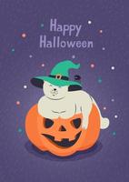 contento Halloween saluto carta con carino gattino indossare un' di strega cappello e jack-o-lanterna zucca. mano disegnato lettering e vettore illustrazione.