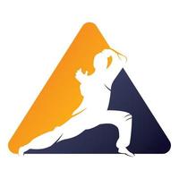 karatè gli sport logo. marziale arte silhouette vettore, combattimento sport logo design. vettore