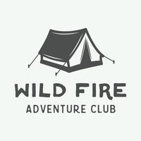 Vintage ▾ campeggio all'aperto e avventura logo, distintivo, etichette, emblema, marchio. grafico arte illustrazione vettore
