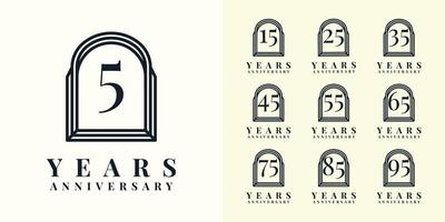 impostato 5, 15, 25, 35, 45, 55, 65, 75, 85, 95 anni anniversario design vettore