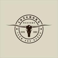 Longhorn Texas logo vettore Vintage ▾ illustrazione modello icona grafico design. cranio testa di mucca o bufalo cartello o simbolo per animale natura o ranch attività commerciale con retrò cerchio distintivo tipografia stile