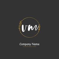 v m vm iniziale grafia e firma logo design con cerchio. bellissimo design manoscritto logo per moda, squadra, nozze, lusso logo. vettore