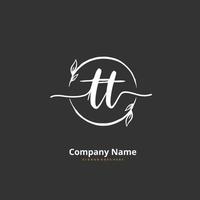 tt iniziale grafia e firma logo design con cerchio. bellissimo design manoscritto logo per moda, squadra, nozze, lusso logo. vettore