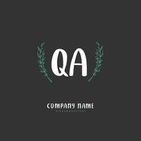 qa iniziale grafia e firma logo design con cerchio. bellissimo design manoscritto logo per moda, squadra, nozze, lusso logo. vettore