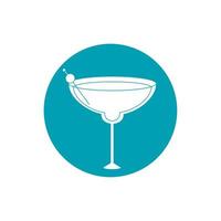 bevande bicchiere tazza alcool con oliva nel bastone blu bloccare stile icona vettore