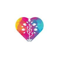 Tech albero cuore forma concetto logo modello design. vettore
