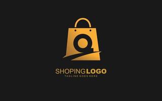 q logo negozio online per il branding azienda. Borsa modello vettore illustrazione per il tuo marca.