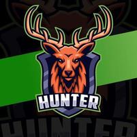 cacciatore cervo testa portafortuna personaggio logo design con distintivo per cacciatore logo idea vettore