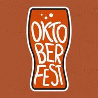 distintivo di lettering oktoberfest vettore