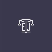 ej iniziale monogramma per studio legale logo con bilancia vettore Immagine
