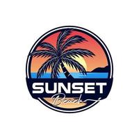 tramonto, estate spiaggia logo design vettore