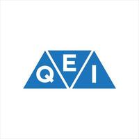 eq triangolo forma logo design su bianca sfondo. eq creativo iniziali lettera logo concetto. vettore