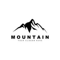 design del logo di montagna, luogo vettoriale per escursionisti amanti della natura