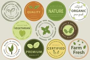 impostato di biologico cibo, azienda agricola fresco e naturale o biologico Prodotto adesivi e badge collezione per cibo marketing. vettore