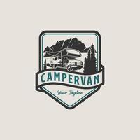 camper furgone auto logo design con emblema stile vettore