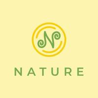 lettera n natura e sole Alba logo design ispirazione vettore