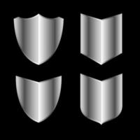 argento metallico brillante scudo vettore icona isolato su bianca sfondo. vettore illustrazione