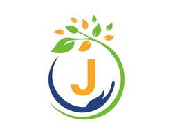 lettera j beneficenza logo con mano, foglia e concetto. mano cura fondazione logotipo vettore