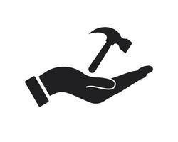 mano martello logo design. martello logo con mano concetto vettore. mano e martello logo design vettore