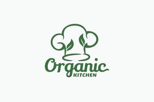 biologico cucina logo con un' combinazione di dello chef cappello e le foglie vettore