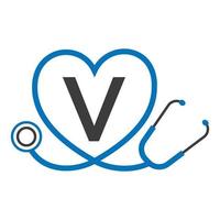 medico logo su lettera v modello. medici logo con stetoscopio cartello vettore