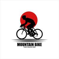 cavalcata montagna bicicletta vettore logo