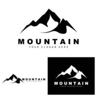 design del logo di montagna, luogo vettoriale per escursionisti amanti della natura