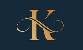 lusso lettera K logo modello nel oro colore. moderno di moda iniziale lusso K lettera logo design. reale premio lettera K logo design vettore modello.