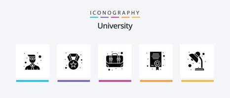 Università glifo 5 icona imballare Compreso luce. scatola. formazione scolastica. certificato. creativo icone design vettore