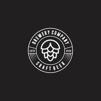 fabbrica di birra minimalista logo disegno, etichetta, distintivo, emblema con salto. mestiere birra Vintage ▾ retrò stile. isolato su sfondo. vettore icona illustrazione.